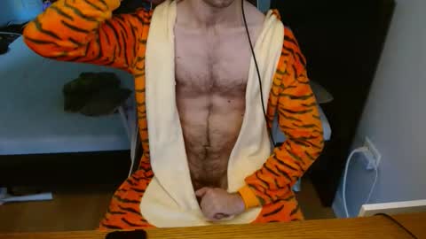 Snapshot of twunkyfitstud chatting on October 2025 09:16:02 PM twunkyfitstud online show from October 2025 09:16:02 PM