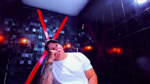 Tyleer Scot online show from April 2026 07:33:02 PM