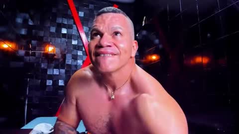 Tyleer Scot online show from April 2026 10:11:02 PM