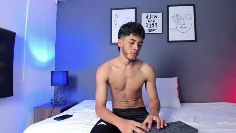 Snapshot of tyler_fox_ chatting on April 2026 09:16:02 PM Tyler Fox online show from April 2026 09:16:02 PM