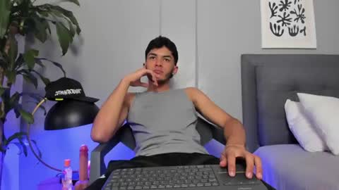 Snapshot of tyler_fox_ chatting on June 2026 09:04:01 PM Tyler Fox online show from June 2026 09:04:01 PM