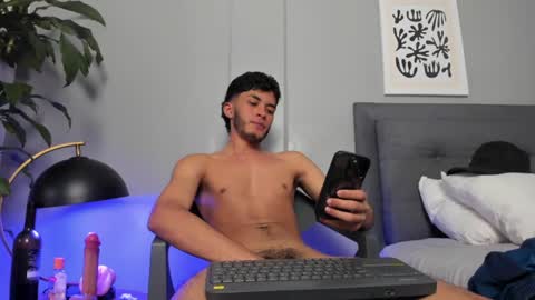 Snapshot of tyler_fox_ chatting on June 2026 09:10:01 AM Tyler Fox online show from June 2026 09:10:01 AM
