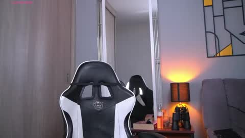 Snapshot of tyler_muscle chatting on April 2026 02:51:02 AM David online show from April 2026 02:51:02 AM