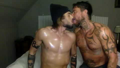 Snapshot of tylerjamesxxx_ chatting on October 2025 08:54:02 PM tylerjamesxxx_ online show from October 2025 08:54:02 PM