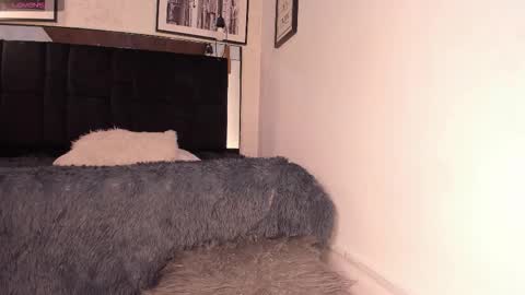       online show from November 2025 07:45:02 PM