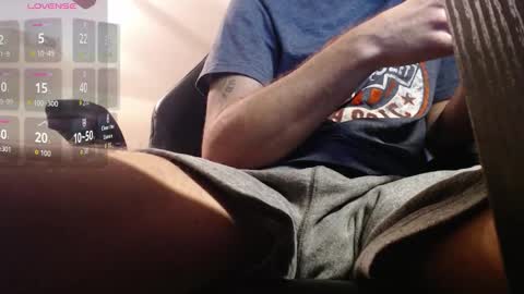 Snapshot of tyofficial chatting on October 2025 01:02:02 AM Ty online show from October 2025 01:02:02 AM