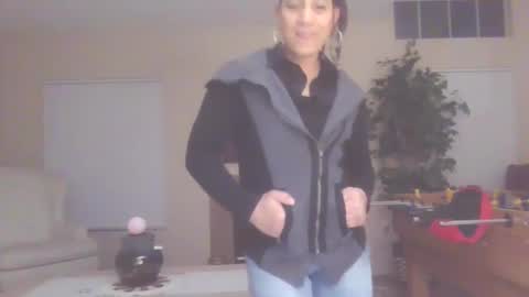 Snapshot of uandme_baby chatting on January 2025 05:27:01 AM Azelia B online show from January 2025 05:27:01 AM