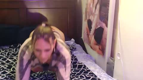 Snapshot of uandme_baby chatting on October 2025 12:19:02 AM Azelia B online show from October 2025 12:19:02 AM