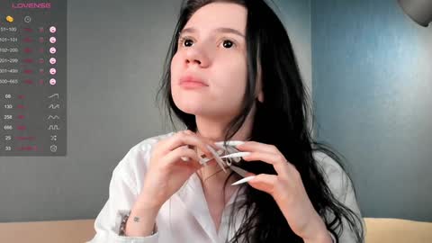 Snapshot of udelaborom chatting on February 2025 11:48:01 PM Lili online show from February 2025 11:48:01 PM