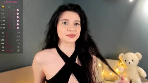 Snapshot of udelaborom chatting on February 2025 07:19:02 PM Lili online show from February 2025 07:19:02 PM