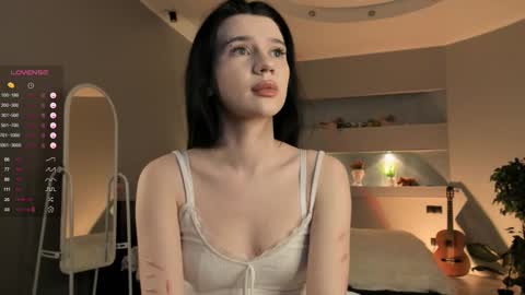 Snapshot of udelaborom chatting on February 2025 09:27:02 PM Lili online show from February 2025 09:27:02 PM