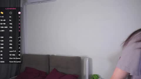 Snapshot of udelaborom chatting on May 2026 06:26:02 PM Lili online show from May 2026 06:26:02 PM