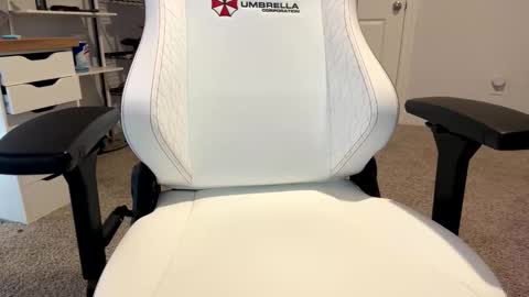 Snapshot of ufjsvskcn chatting on March 2026 12:05:01 AM Love Lain online show from March 2026 12:05:01 AM