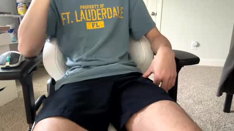 Snapshot of ufjsvskcn chatting on April 2026 03:39:01 PM Love Lain online show from April 2026 03:39:01 PM