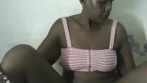 Snapshot of ugandan_quin chatting on January 2025 05:19:02 AM ugandan_quin online show from January 2025 05:19:02 AM