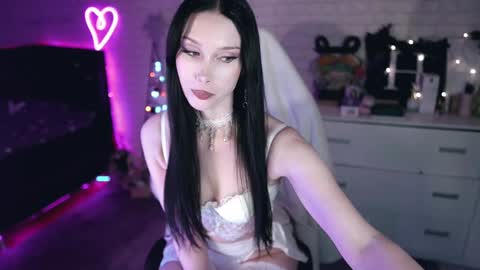 Snapshot of uindi chatting on December 2024 04:26:01 PM Izzy    online show from December 2024 04:26:01 PM