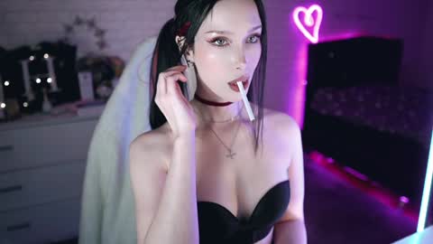 Snapshot of uindi chatting on March 2025 06:56:01 PM Izzy    online show from March 2025 06:56:01 PM