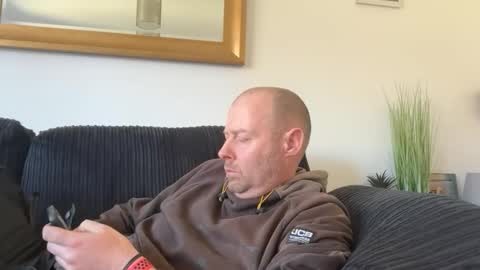 Snapshot of ukmatty3 chatting on April 2026 01:24:01 PM ukmatty3 online show from April 2026 01:24:01 PM