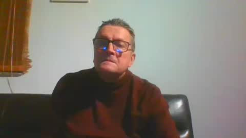 Snapshot of ulmeni4 chatting on December 2024 04:11:02 PM ulmeni4 online show from December 2024 04:11:02 PM