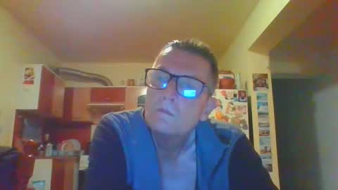 Snapshot of ulmeni4 chatting on April 2026 07:00:01 PM ulmeni4 online show from April 2026 07:00:01 PM