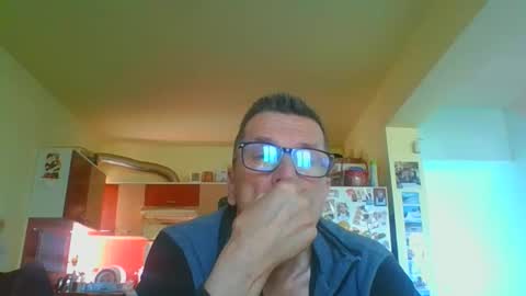 Snapshot of ulmeni4 chatting on April 2026 07:39:02 AM ulmeni4 online show from April 2026 07:39:02 AM