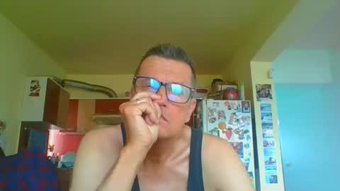 Snapshot of ulmeni4 chatting on April 2026 07:41:01 AM ulmeni4 online show from April 2026 07:41:01 AM