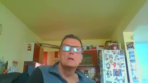 Snapshot of ulmeni4 chatting on April 2026 09:57:01 AM ulmeni4 online show from April 2026 09:57:01 AM