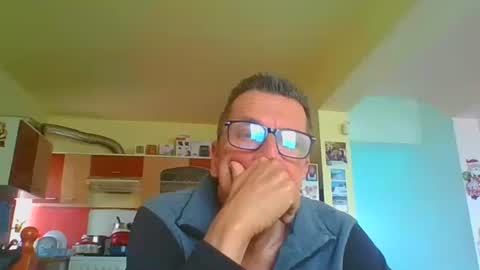 Snapshot of ulmeni4 chatting on April 2026 09:26:02 AM ulmeni4 online show from April 2026 09:26:02 AM