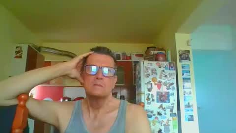 Snapshot of ulmeni4 chatting on April 2026 02:24:01 PM ulmeni4 online show from April 2026 02:24:01 PM