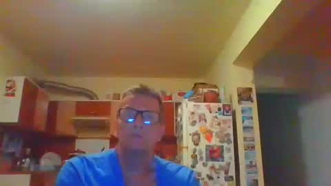 Snapshot of ulmeni4 chatting on April 2026 06:21:01 PM ulmeni4 online show from April 2026 06:21:01 PM