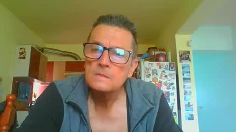 Snapshot of ulmeni4 chatting on April 2026 11:38:01 AM ulmeni4 online show from April 2026 11:38:01 AM