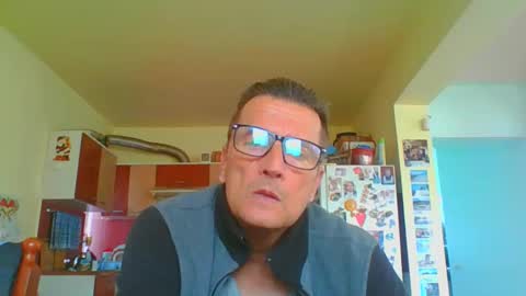 Snapshot of ulmeni4 chatting on April 2026 01:56:02 PM ulmeni4 online show from April 2026 01:56:02 PM