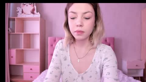 uma_like online show from April 2026 09:36:02 AM