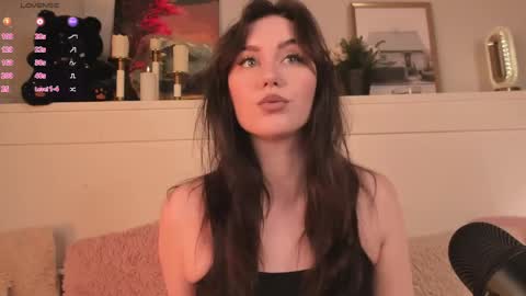 Snapshot of una_medisson chatting on May 2026 10:12:02 AM Una online show from May 2026 10:12:02 AM