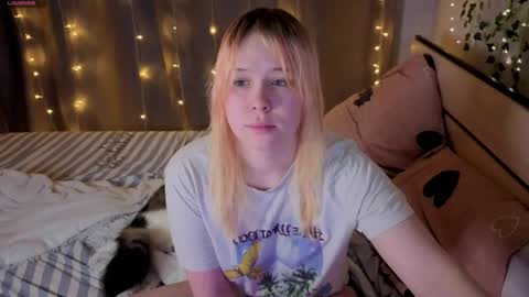 Snapshot of unburntkatniss chatting on April 2026 02:11:02 PM unburntkatniss online show from April 2026 02:11:02 PM