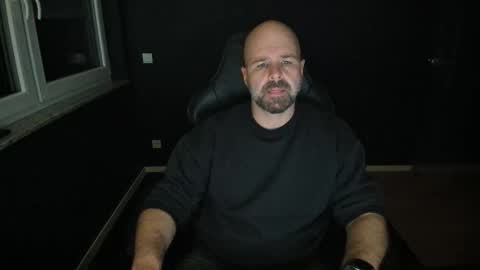 Snapshot of uncle_bear chatting on October 2025 05:36:01 PM Uncle Bear online show from October 2025 05:36:01 PM