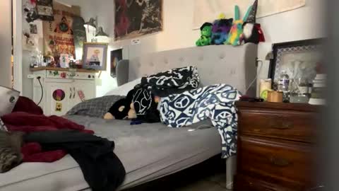 Chris online show from March 2026 01:22:01 AM