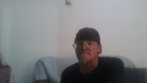 Snapshot of unclemuff chatting on November 2025 12:24:02 AM unclemuff online show from November 2025 12:24:02 AM