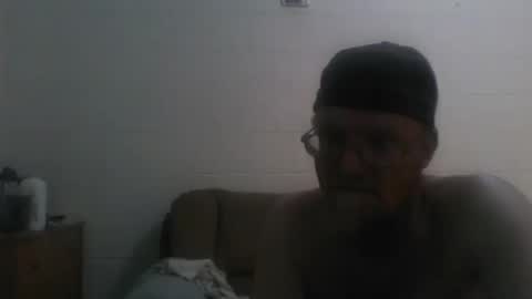 Snapshot of unclemuff chatting on November 2025 11:52:01 PM unclemuff online show from November 2025 11:52:01 PM