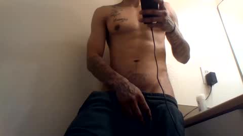 Snapshot of uncut_papi1989 chatting on February 2025 10:25:01 PM tele kuzhbuzh online show from February 2025 10:25:01 PM