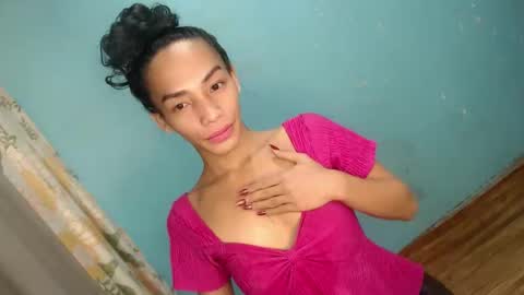 Snapshot of uncut_queen chatting on October 2025 03:45:02 AM LOVELY JANE online show from October 2025 03:45:02 AM