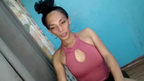 Snapshot of uncut_queen chatting on November 2025 03:27:02 AM LOVELY JANE online show from November 2025 03:27:02 AM