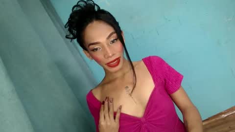 Snapshot of uncut_queen chatting on November 2025 01:11:01 AM LOVELY JANE online show from November 2025 01:11:01 AM