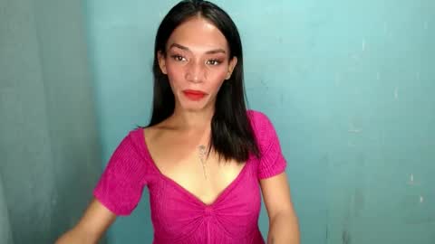 Snapshot of uncut_queen chatting on November 2025 01:18:01 AM LOVELY JANE online show from November 2025 01:18:01 AM