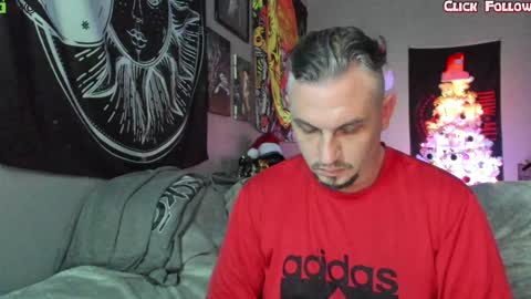 Snapshot of uncutstudxxx chatting on December 2024 04:24:01 AM UncutSTUDXXXManyvids online show from December 2024 04:24:01 AM