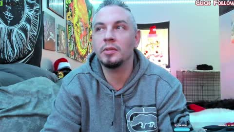 Snapshot of uncutstudxxx chatting on December 2024 04:24:02 PM UncutSTUDXXXManyvids online show from December 2024 04:24:02 PM