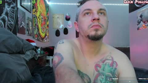 Snapshot of uncutstudxxx chatting on December 2024 02:51:01 AM UncutSTUDXXXManyvids online show from December 2024 02:51:01 AM