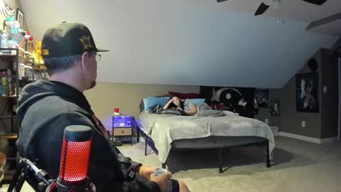 Snapshot of uncutstudxxx chatting on December 2025 03:11:02 AM UncutSTUDXXXManyvids online show from December 2025 03:11:02 AM