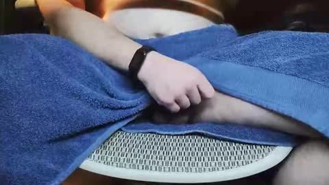 Snapshot of under_the_desk40 chatting on November 2025 09:46:02 PM Under the desk online show from November 2025 09:46:02 PM