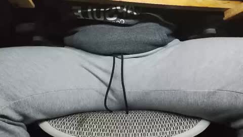 Snapshot of under_the_desk40 chatting on November 2025 04:40:01 PM Under the desk online show from November 2025 04:40:01 PM